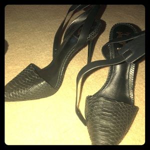 Vince Camuto Pointy toed heels